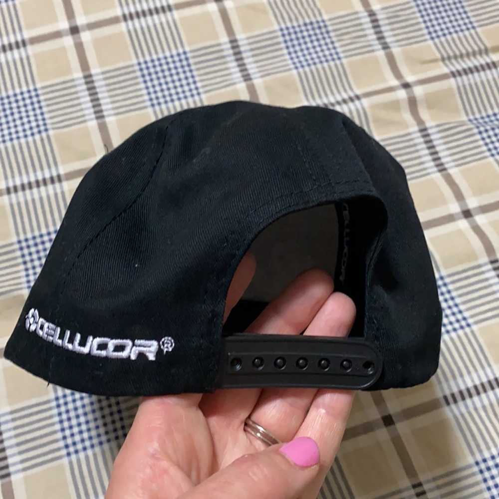 Hat - Picture 3 of 4